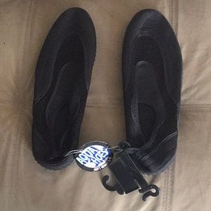 Men’s water shoes